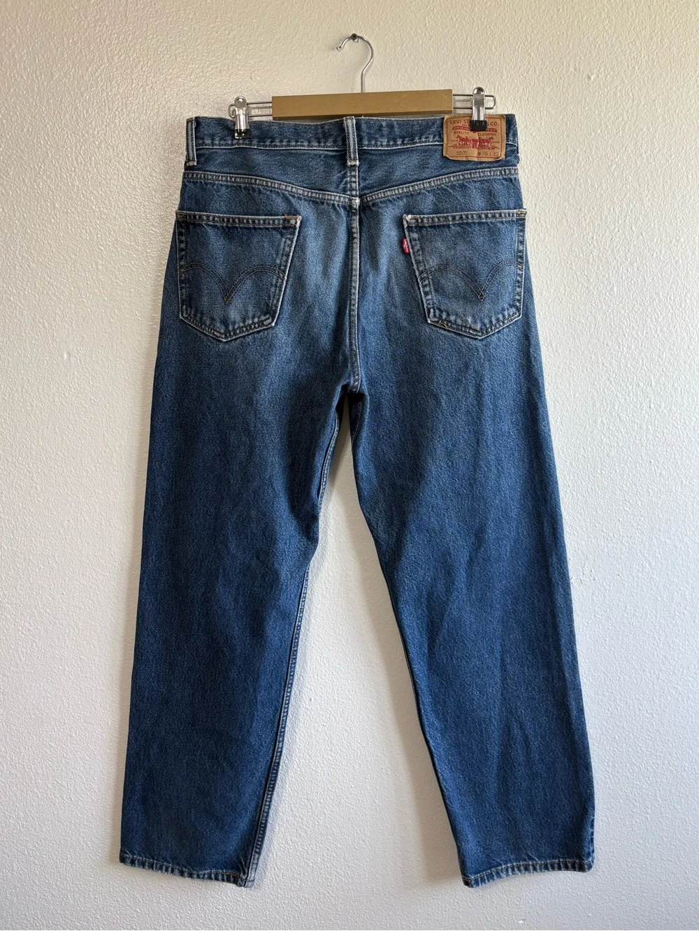 Vintage Levi’s 550 Relaxed Fit Medium Wash Faded Jeans Baggy Denim